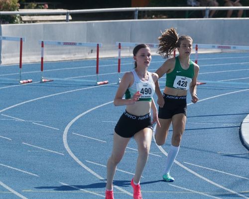 Greta Ritz gewinnt Testwettkampf über 300m Hürden vor den Deutschen U16-Meisterschaften souverän