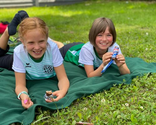 Joelina Cean und Lotta Roth lassen es in Ewersbach richtig krachen