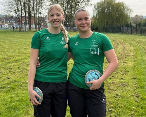 Bahneröffnung in Bebra – Edda Bischof und Lena Dehler vom Hünfelder SV knacken Normen für die Deutschen